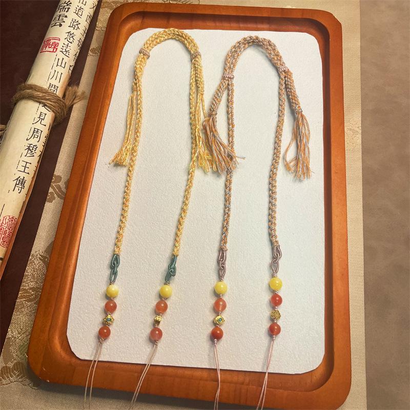 Handcrafted Retro Cotton Nanhong Amber Pendant Necklace