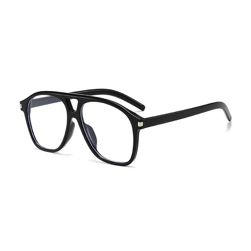 Modern Sunglasses With Leopard Print Frames And Uv400 Protection For Outdoor Activities