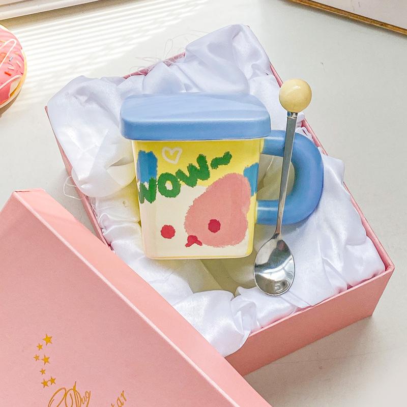 Mug Girl with Lid Spoon High Value Ceramic Cup Cute Couple Breakfast Coffee Cup Office Drinking Cup