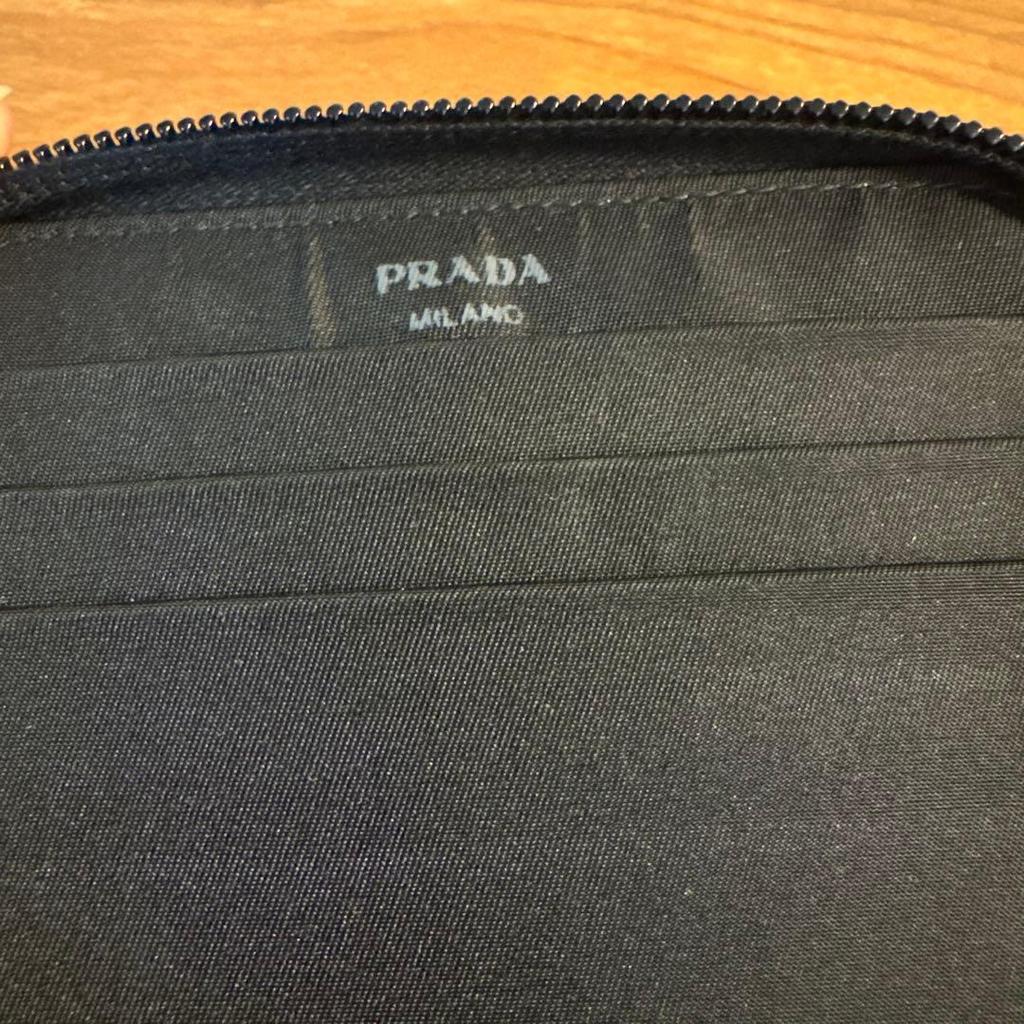 Used 【Beautiful Condition】PRADA VELA Bi-fold Card Case Vintage