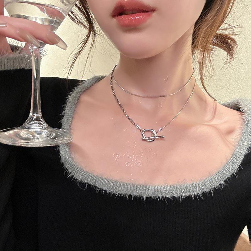 Titanium steel splicing ot buckle sweater necklace women's autumn and winter light luxury accessories long sweater chain