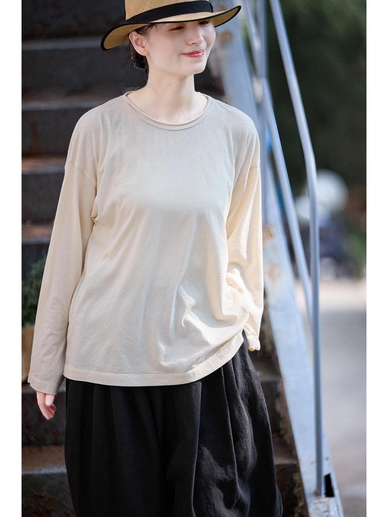 Autumn Beige Round Neck Long Sleeve Knit Top for Layering and Spring Commute