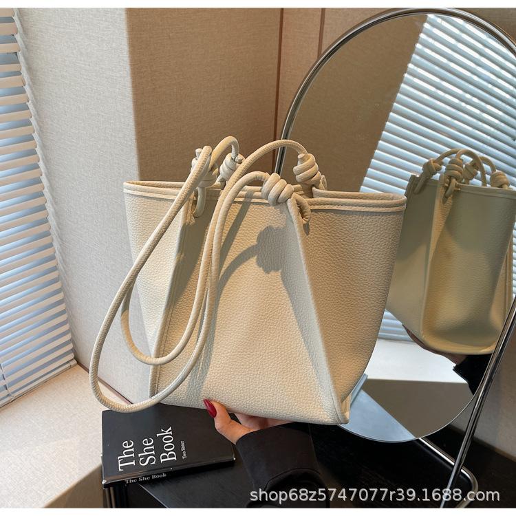 Niche large-capacity tote bag women's 2025 new fashion and high-end shoulder bag versatile child and mother bag