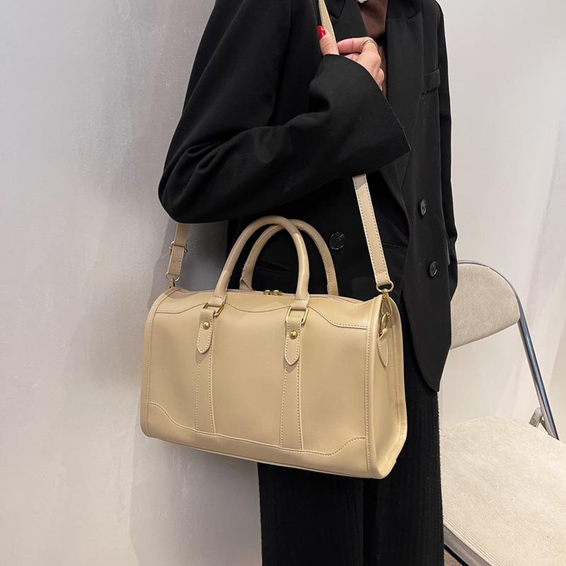 Large Capacity Travel Bag  New PU Shoulder Crossbody Bag For Women's Casual Boston Soft Leather Fashionable Handbag