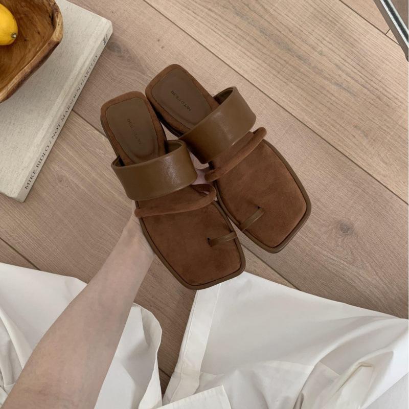 

Flat bottom simple fashion square head open-toed sandals women s skirt summer cool slippers high-end one-word slippers tide 39 коричневий