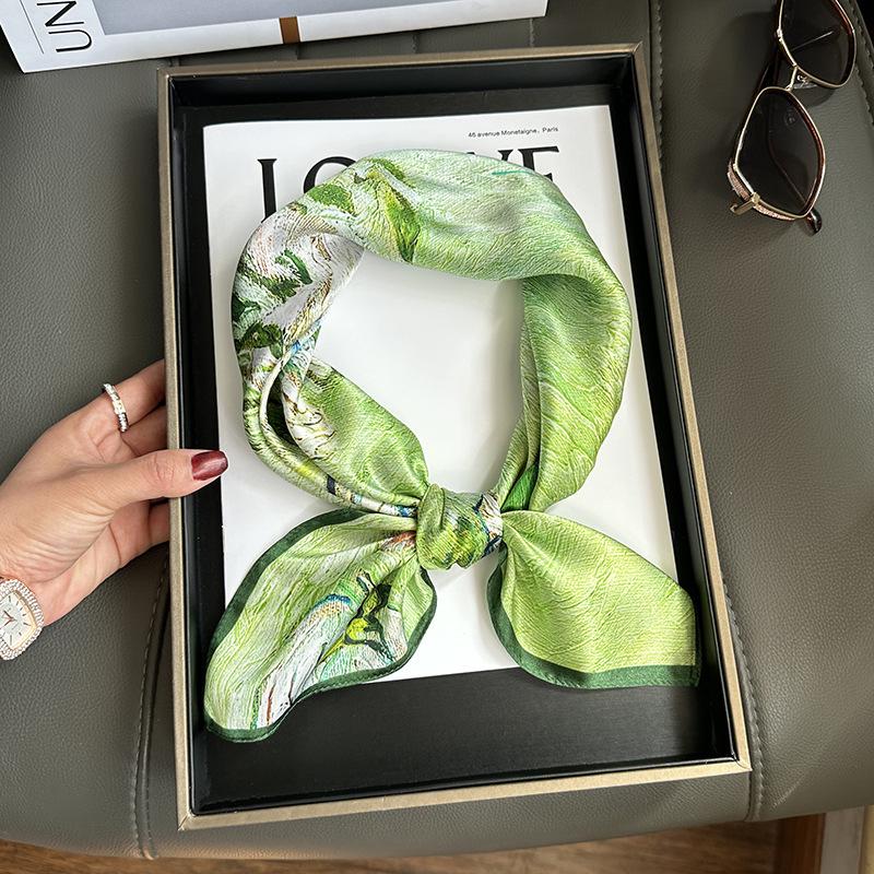 

Модний шарф у смужку зі 100% шовку тутового кольору - універсальний, квадрат 70 см, ідеальний подарунок 68*68cm