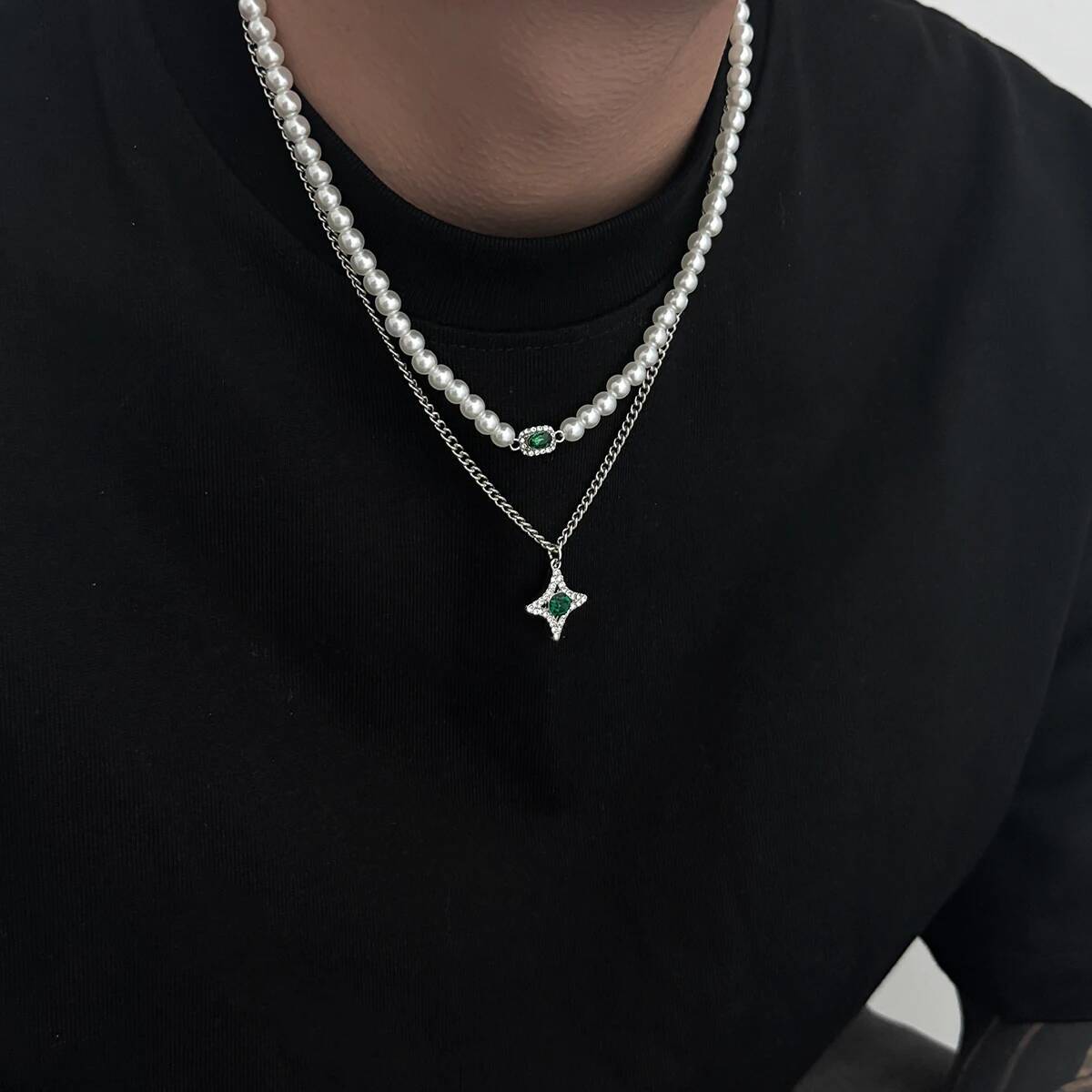 Salircon 2Pcs/Set Exquisite Inlay Rhinestone Four-Pointed Star Pendant Necklace for Men Trendy Imitation Pearl Choker Jewelry
