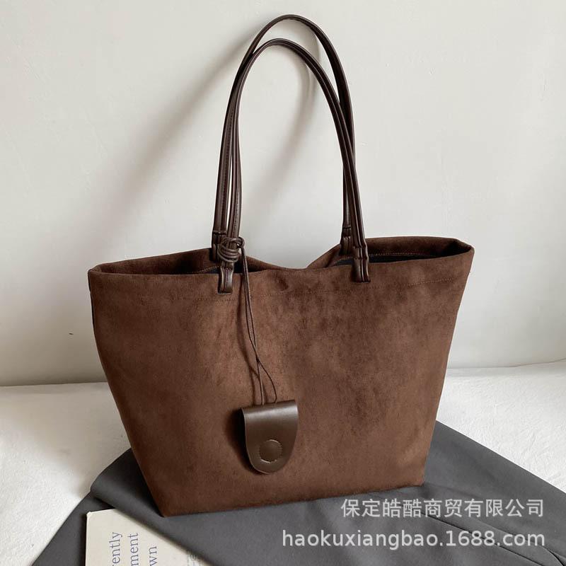 Frosted retro bag women's large capacity 2025 new autumn and winter versatile shoulder bag niche work commuter tote bag