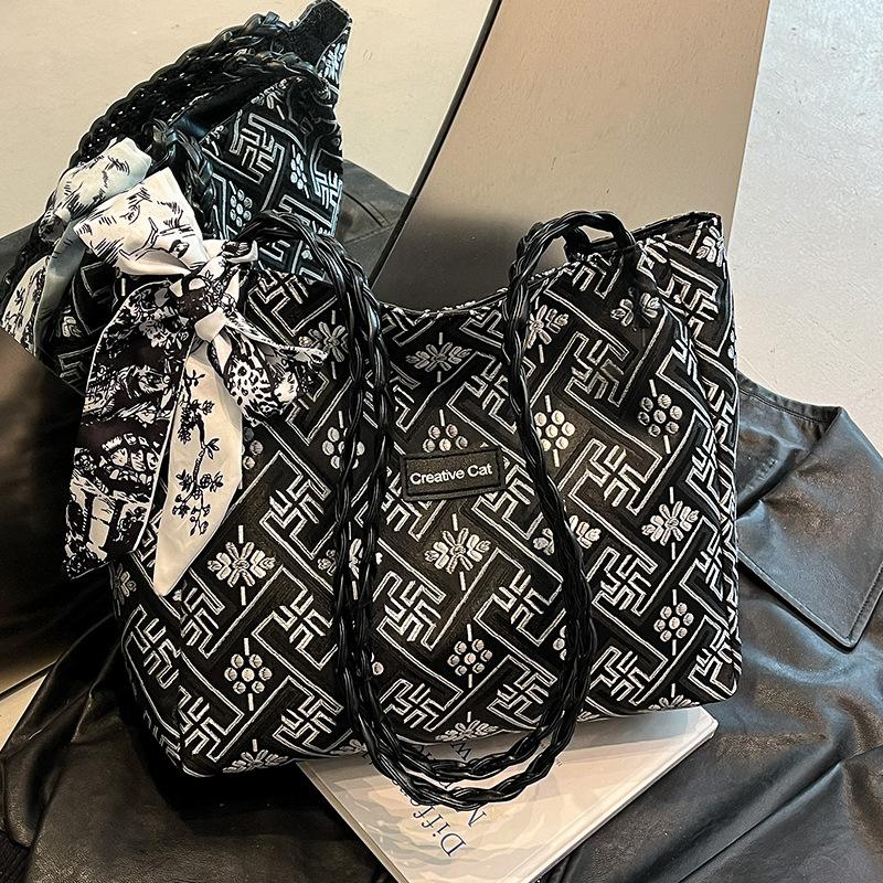 

New Chinese underarm bag women s 2025 new summer simple cloth bag single shoulder handbag go to work tote bag чёрный