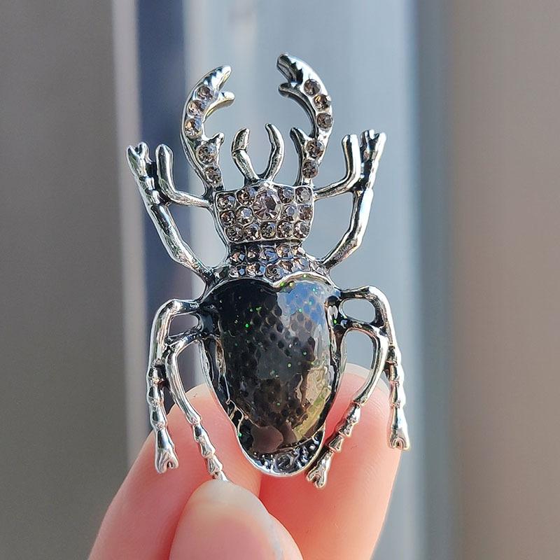 New Jewelry Fashion European and American Retro Beetle Brooch Women s Versatile Insect Corsage 3CM*5CM