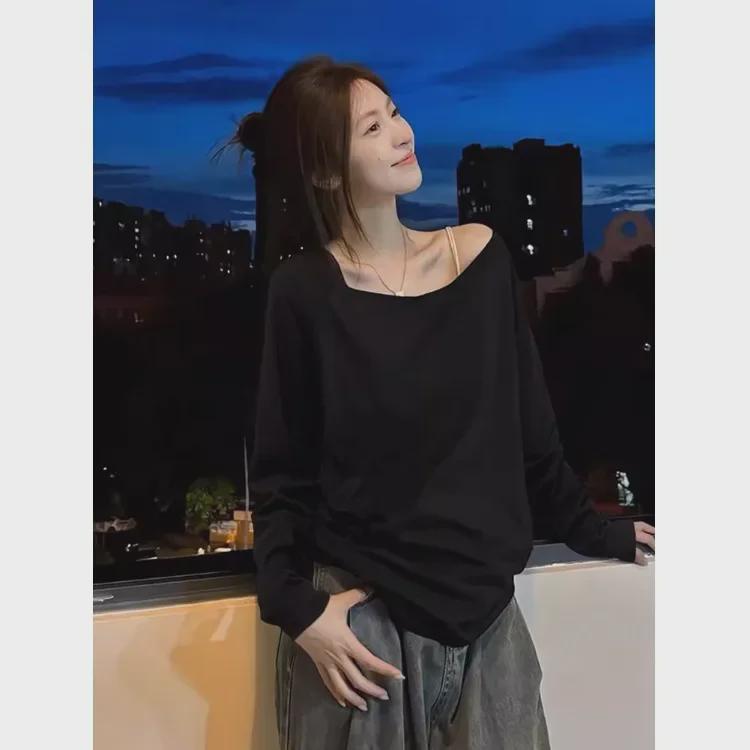 Women's 2024 Autumn Loose Off-Shoulder One-Sleeve T-Shirt: Sexy, Stylish, and Elegant.