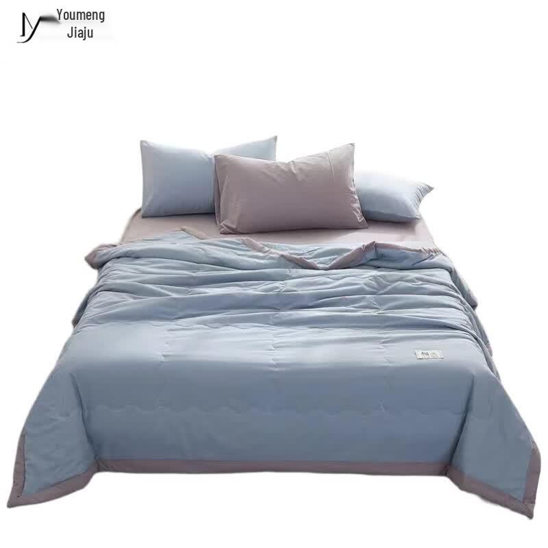 Lightweight Polyester Summer Quilt