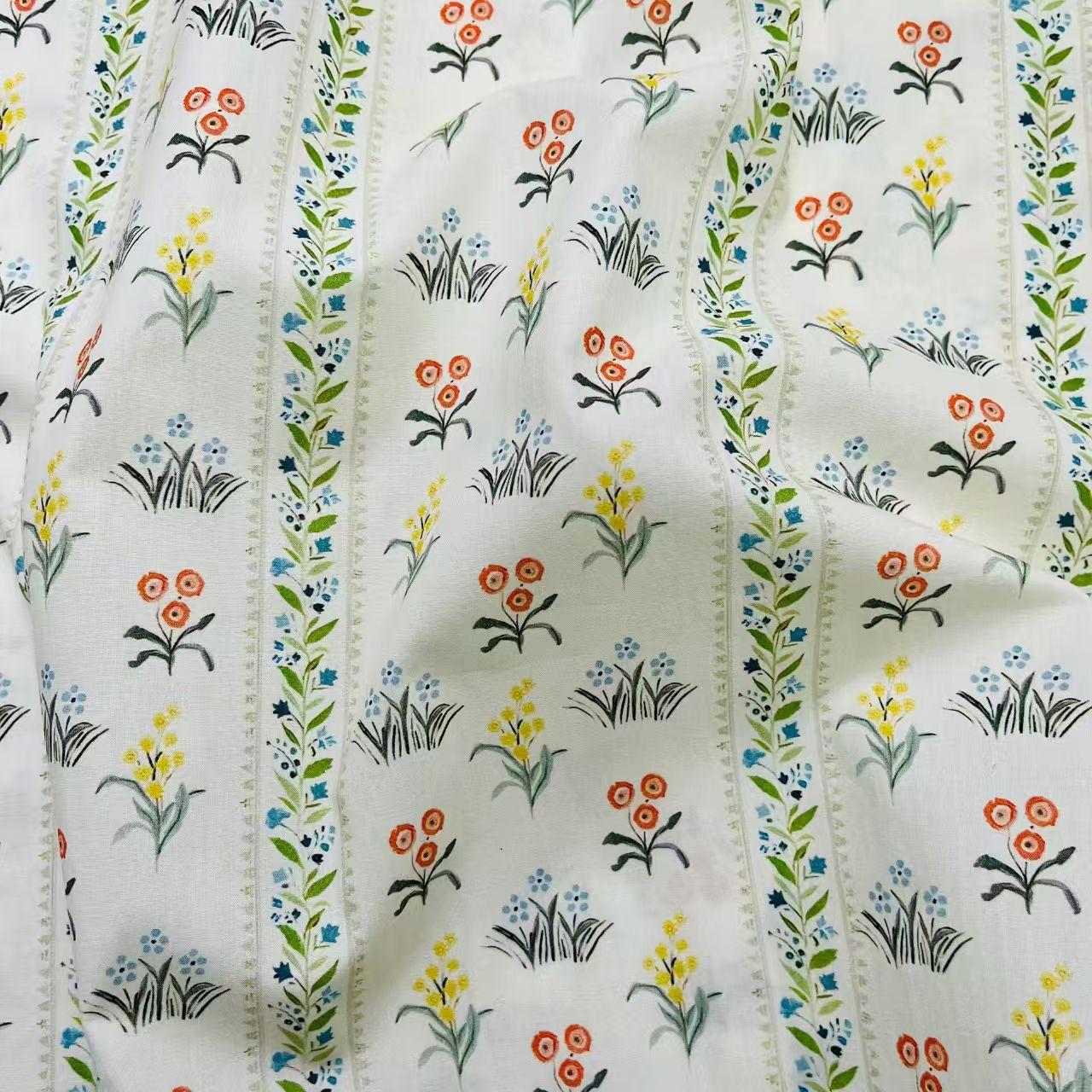 Small Flower Print 60s Pure Cotton Poplin Fabric Suitable for Bags, Loungewear, Dresses & Shirts