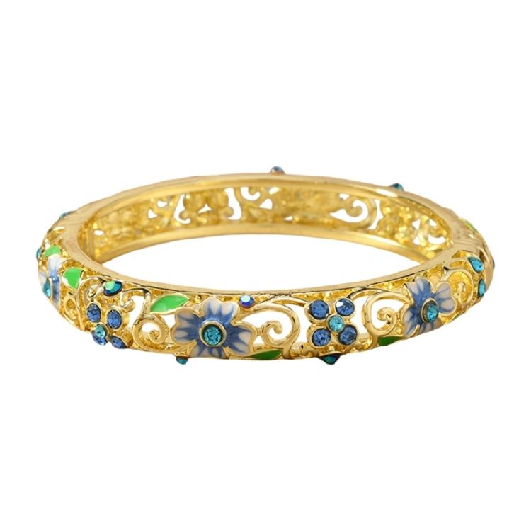 Stylish Four Leaf Clovers Enamel Alloy Bracelet Featuring Smooth Drip Oil Craft and Ethnic Flair Versatile Use