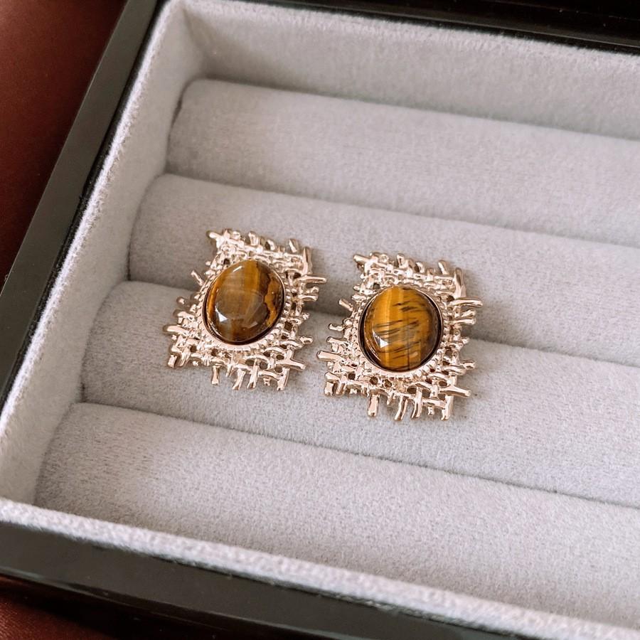 Silver Needle Diamond Oval Pendant Fringed Earrings Medieval Vintage Court Style Stud Earrings Light Luxury Retro Earrings