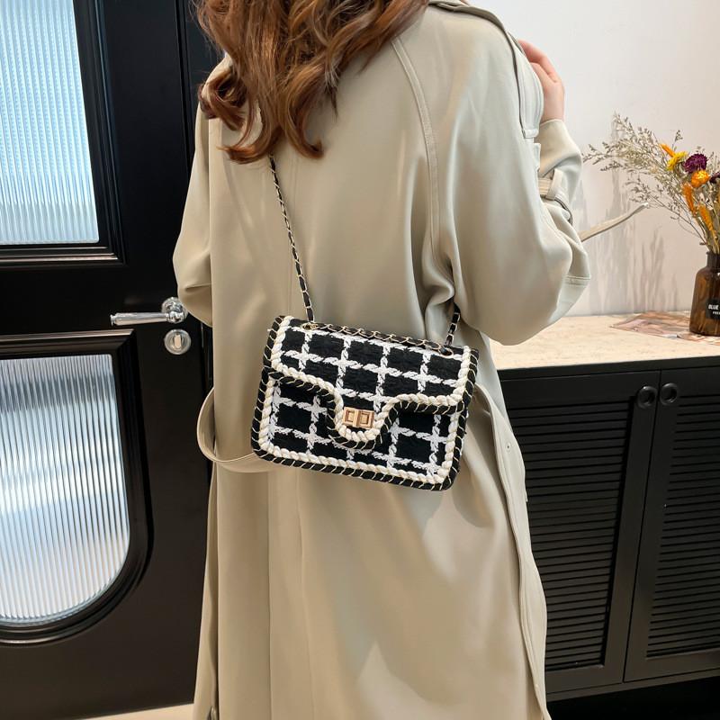 Chic Small Square Bag Stylish Shoulder Bag Trendy Minimalist Korean Womens Handbag