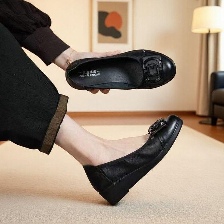 Shallow Wedge Heel Single Shoes Women's 2025 New Autumn Wedge Heel Black Soft Sole Soft Leather One Pedal Middle-aged Mother Leather Shoes