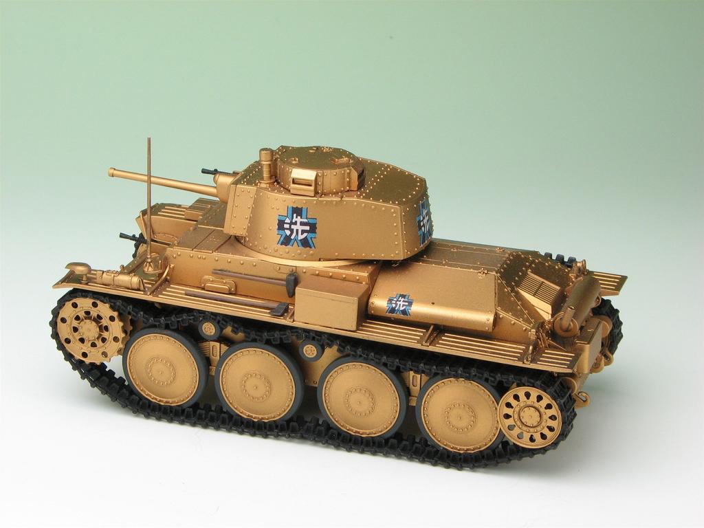 Platts Girls Panzer 38 Tank Team Ver Scale Plastic Model & (t) Kame-san 1/35