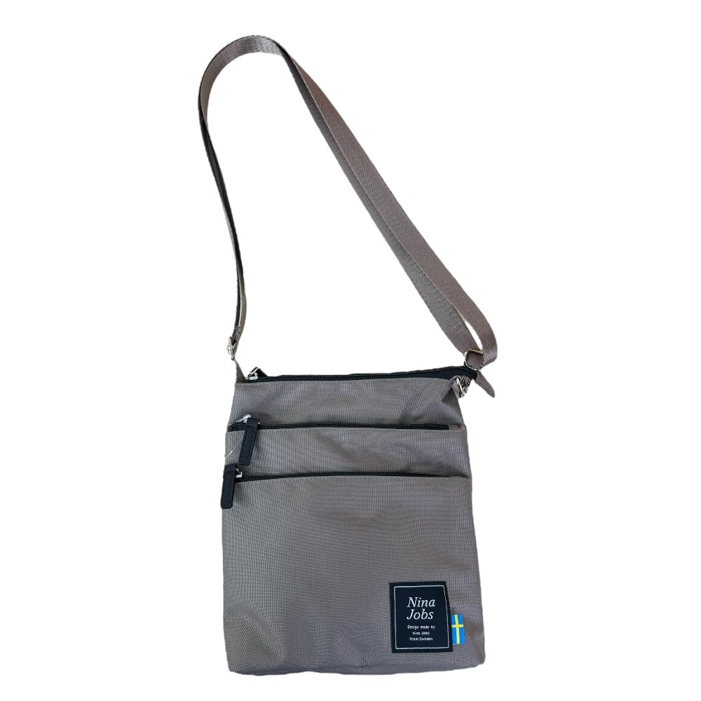 

Nina Jobs Shoulder Bag for Going Out Vertical 2F Shoulder Bag Made with Reprieve Recycled Fabric Nina Jobs Cute Adult Cute Stylish Fashionable Women