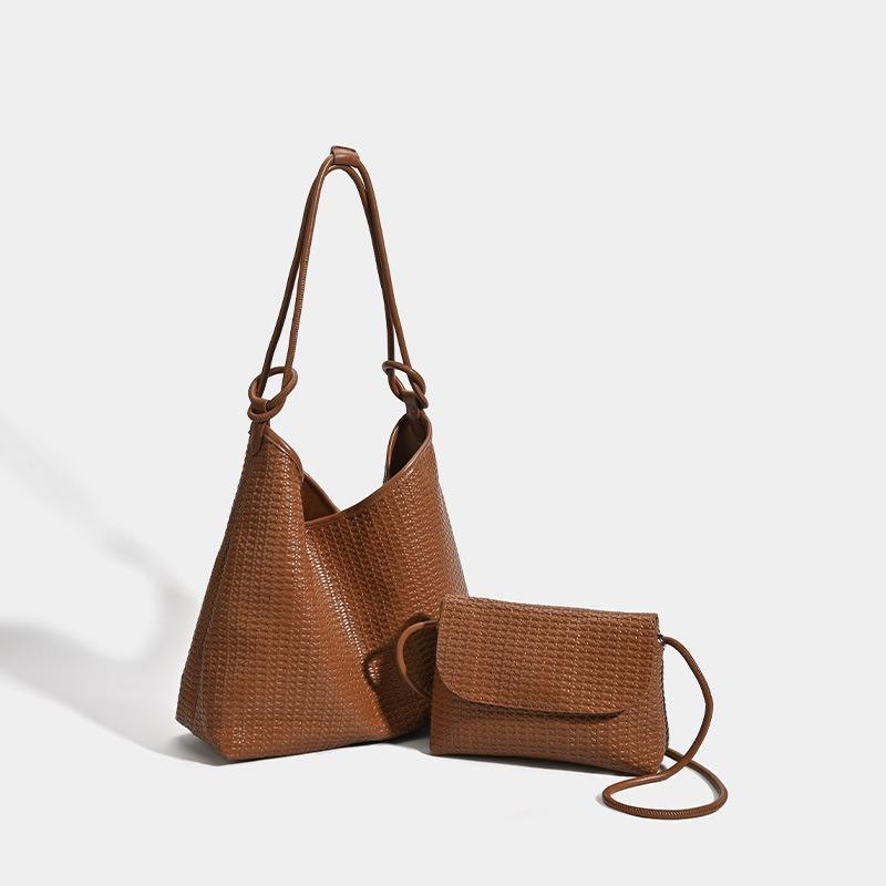 Woven tote bag women, new commuting to work large-capacity shoulder bag, foreign style simple armpit bag tide