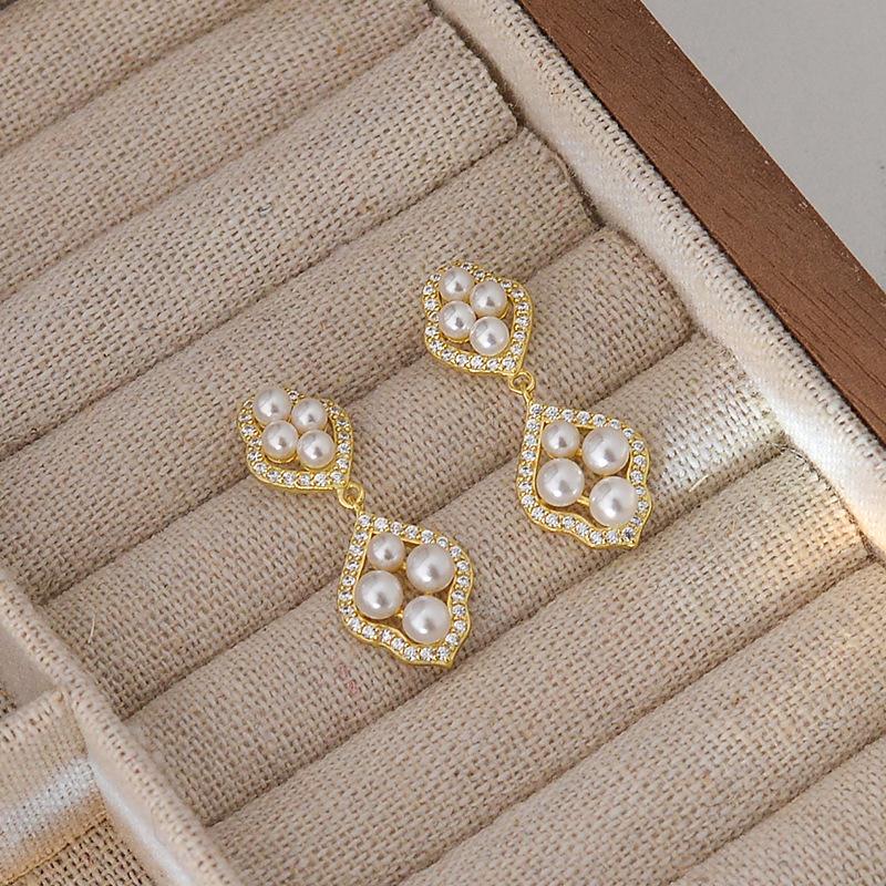 

Серьги с цветочным жемчугом, французские легкие роскошные серьги высокого класса, элегантные темпераментные серьги для женщин