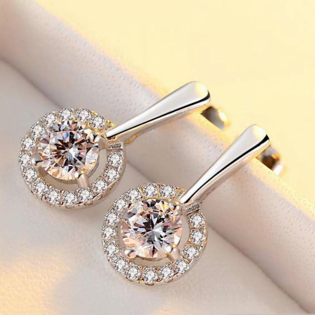 Korean Fashion Temperament Hollow Round Sparkling Diamond Silver Stud Earrings