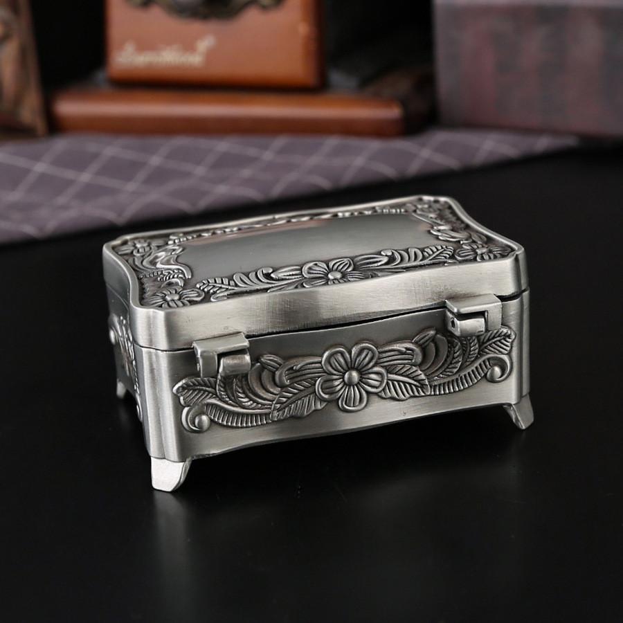 Retro Metal Jewelry Box With Flower Pattern For Gift Giving And Desk Decor