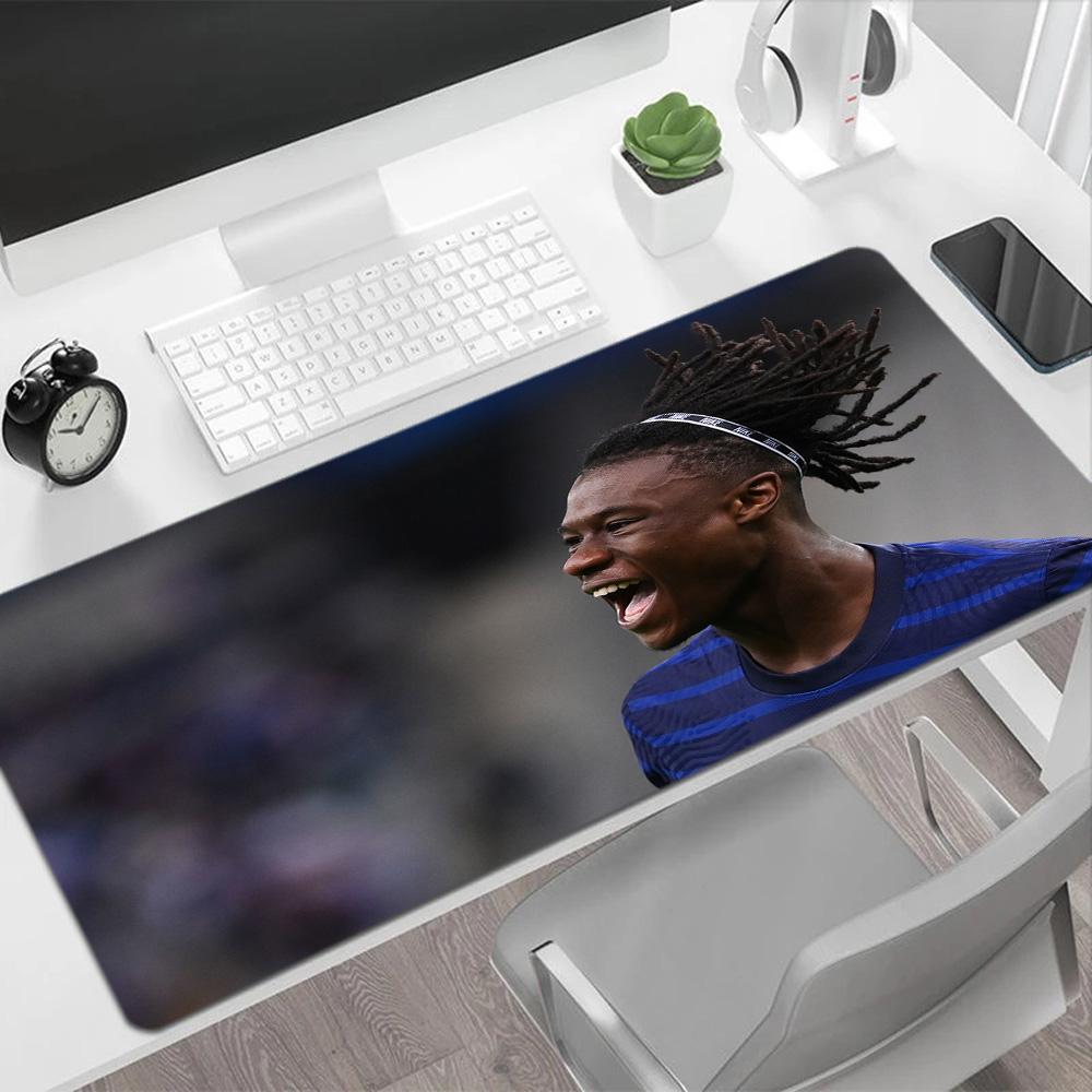Football Player Action Large Mouse Pad Office Mouse Mats Study Desk Mat Non-Slip Rubber Base Perfect for Office Desktop Supplies School Home