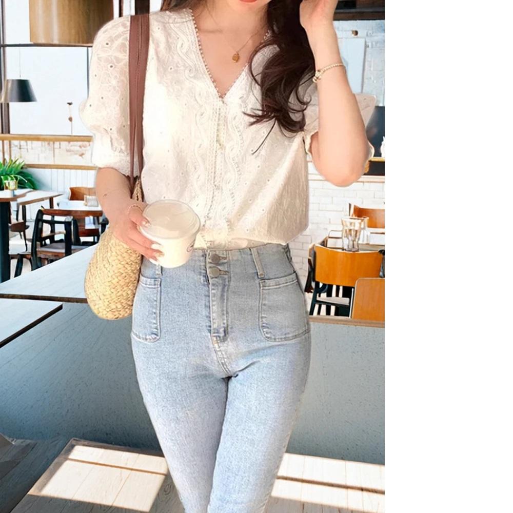 Elegant White Lace Shirt Women's Fashion V-neck Bubble Sleeve Blouse Versatile Summer New Style Korean Loose Fit Color