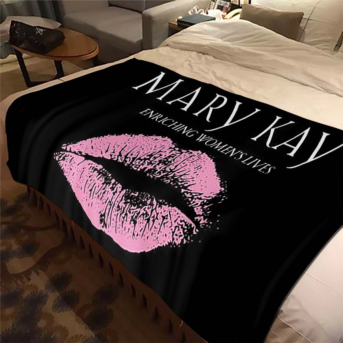 

M-Mary Kay Flannel Blankets with Various Rose Designs, Perfect for Home Use, Sofa Naps, or As A Gift. 75x90cm