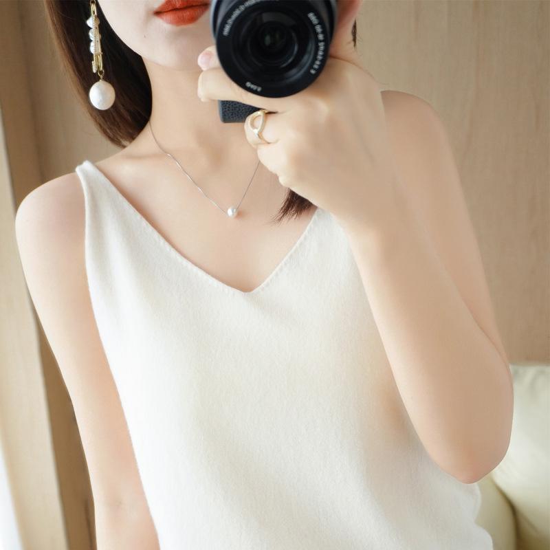 

Stylish Knitted Bandeau Camisole Vest for Women – Autumn Winter Inner Wear Sleeveless Top Small