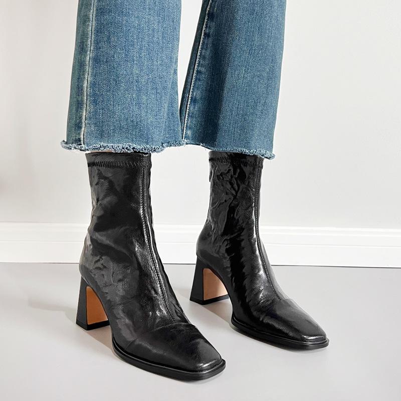 Winter Short Boots Hand Grab Soft Leather ins Wind French Retro Skinny Boots Small Thick Heel Women's Boots