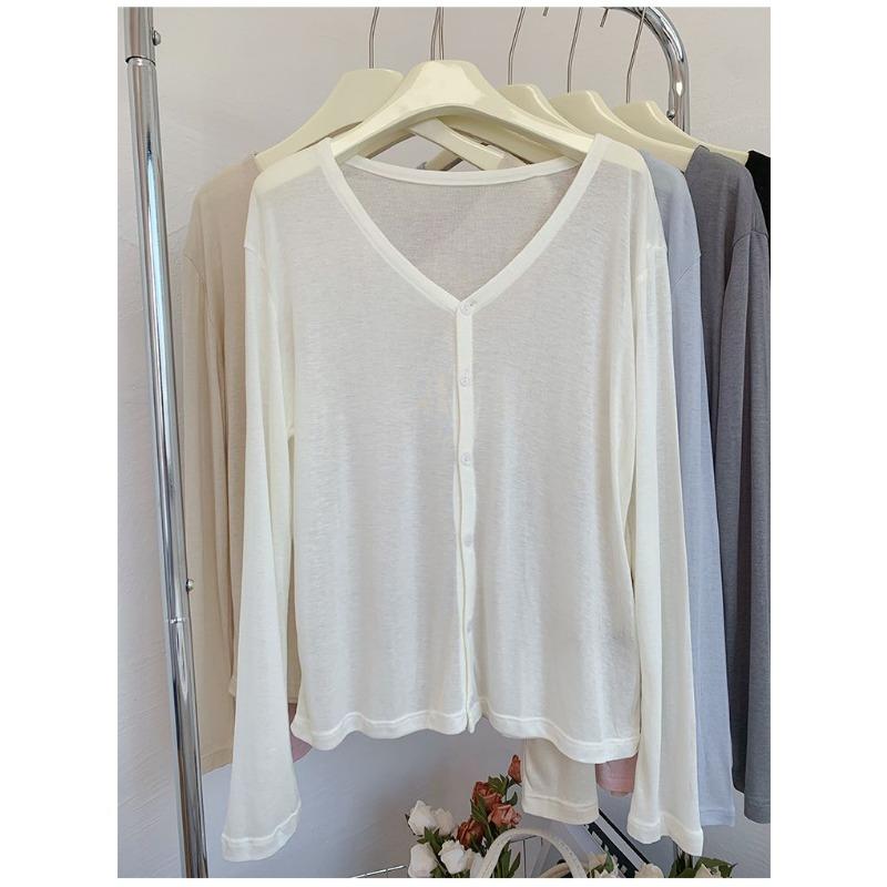 

Beige V-Neck Button Front Long-Sleeve Top Stretchy Soft Fabric Loose Comfortable Fit Women s Daily Blouse S білий