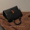 Ladies' Textured Bag Peach Wood Retro Women's Bag Shoulder Bag Crossbody Bag Handbag New Trendy Large Capacity Women's Bag Commuting Bag
