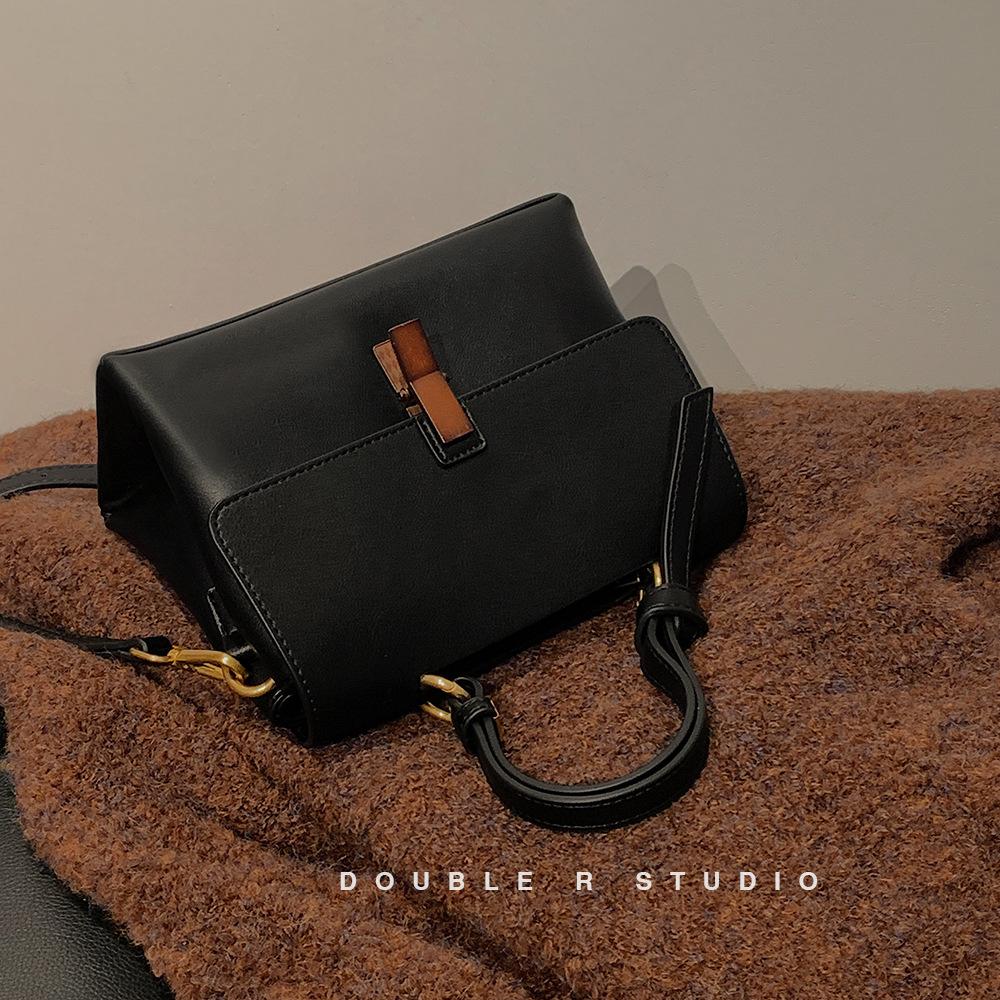 Ladies' Textured Bag Peach Wood Retro Women's Bag Shoulder Bag Crossbody Bag Handbag New Trendy Large Capacity Women's Bag Commuting Bag