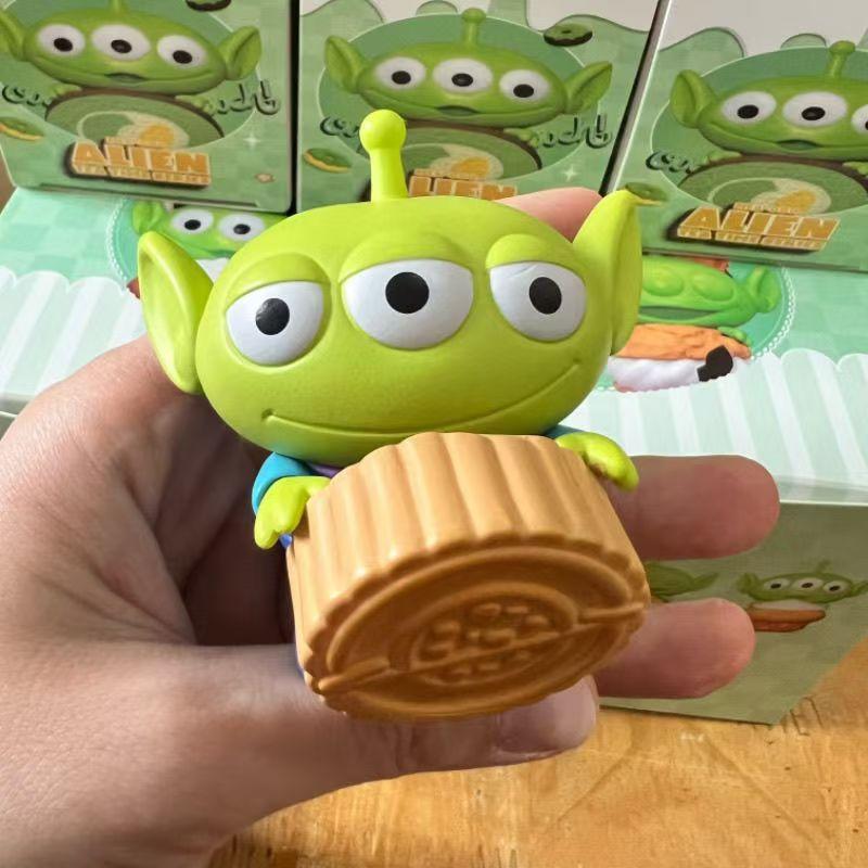 Q Version Anime Toy Story Model Three-Eyed Monster Alien Toy Doll Decoration Model PVC Action Doll Child Christmas Gift
