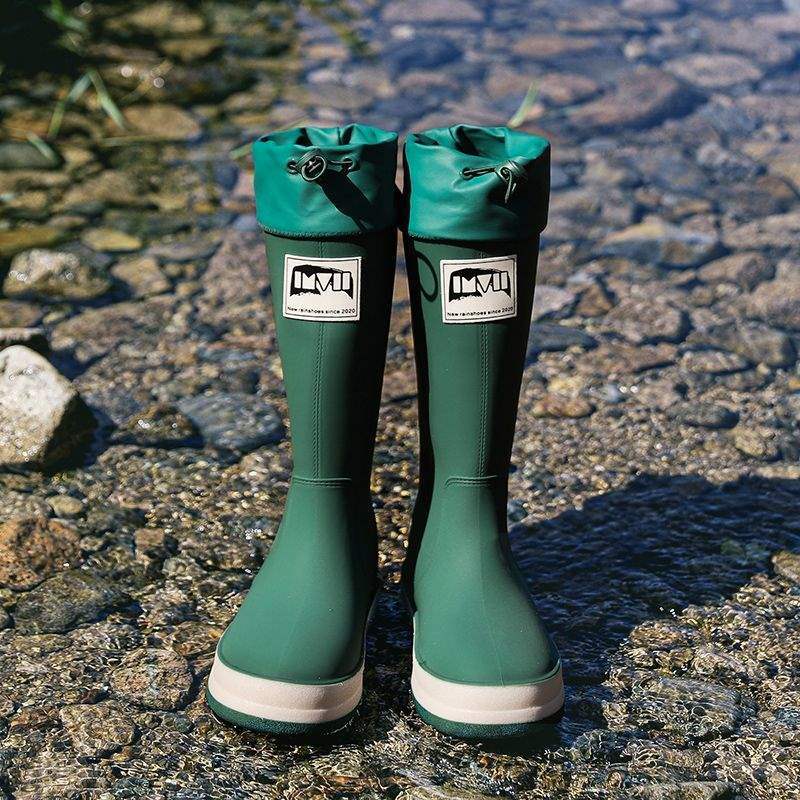 Casual fashion couple bundle rain shoes men's and women's tall closed rain boots outdoor lightweight thick-soled non-slip waterproof glue shoes