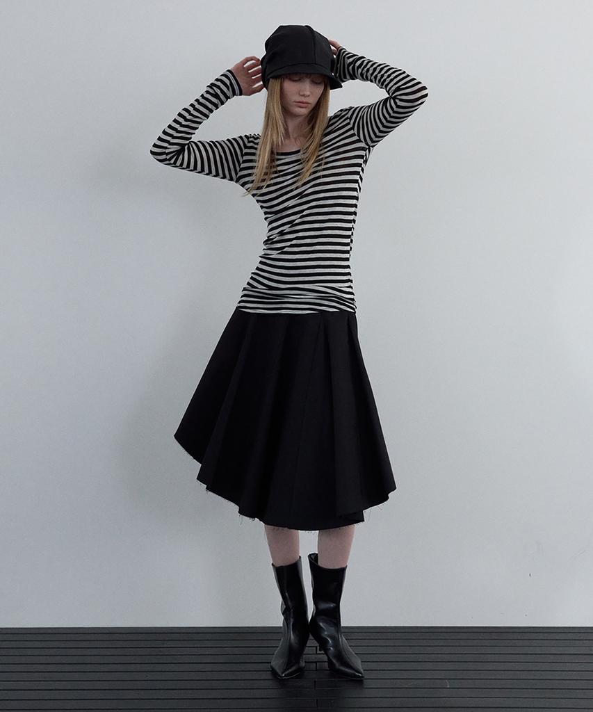 Unessin U-Neck Stripe T-Shirt