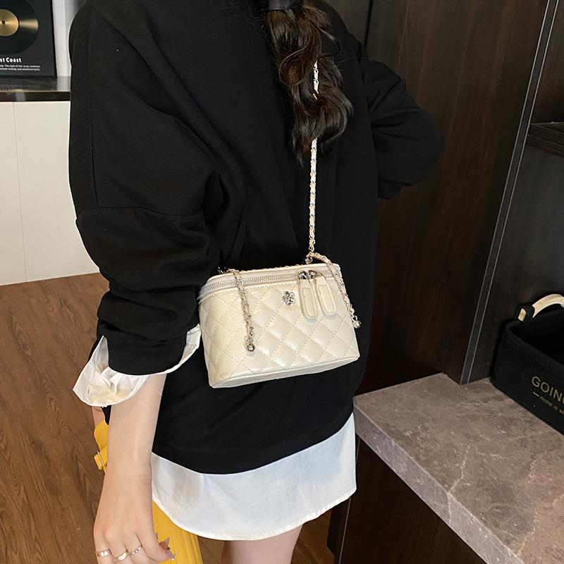 Chain bucket bag women's new fashion versatile casual high-end messenger bag box small square bag