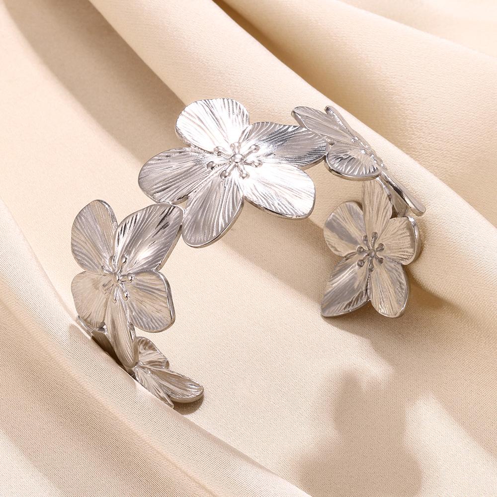 Stainless Steel Geometric Cutout Women's Hammered Bangle Bracelet