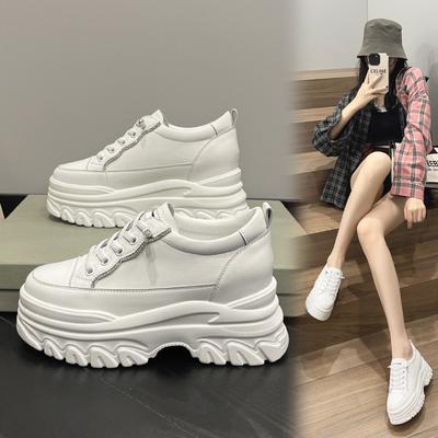 Plateau weiße Schuhe Damen 2025 Frühling und Herbst neue Muffin Sport- und Freizeitschuhe modisch vielseitig Innenhöhenerhöhung Damenschuhe