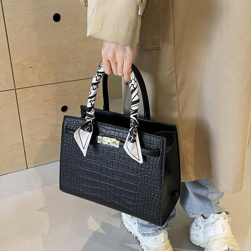 2025 Spring New Stone Pattern Solid Color Simple Retro Large Capacity Styling Single Shoulder Oblique Span Texture Women's Bag