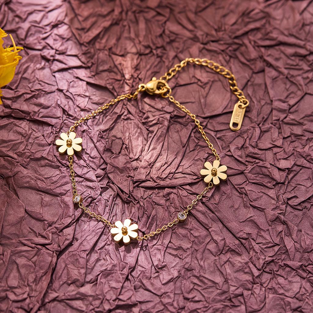 Stainless Steel Gold Color Daisy Flower Charm Bracelet For Women Girls Fashion Elegant Waterproof Zircon Pulsera Gift