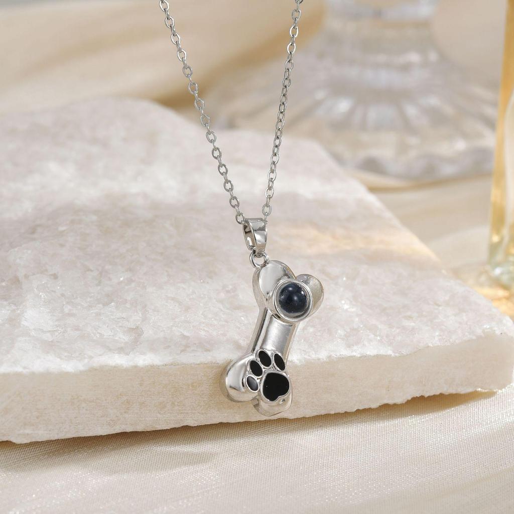 100 Languages 'I Love You' Paw Print Photo Projection Necklace