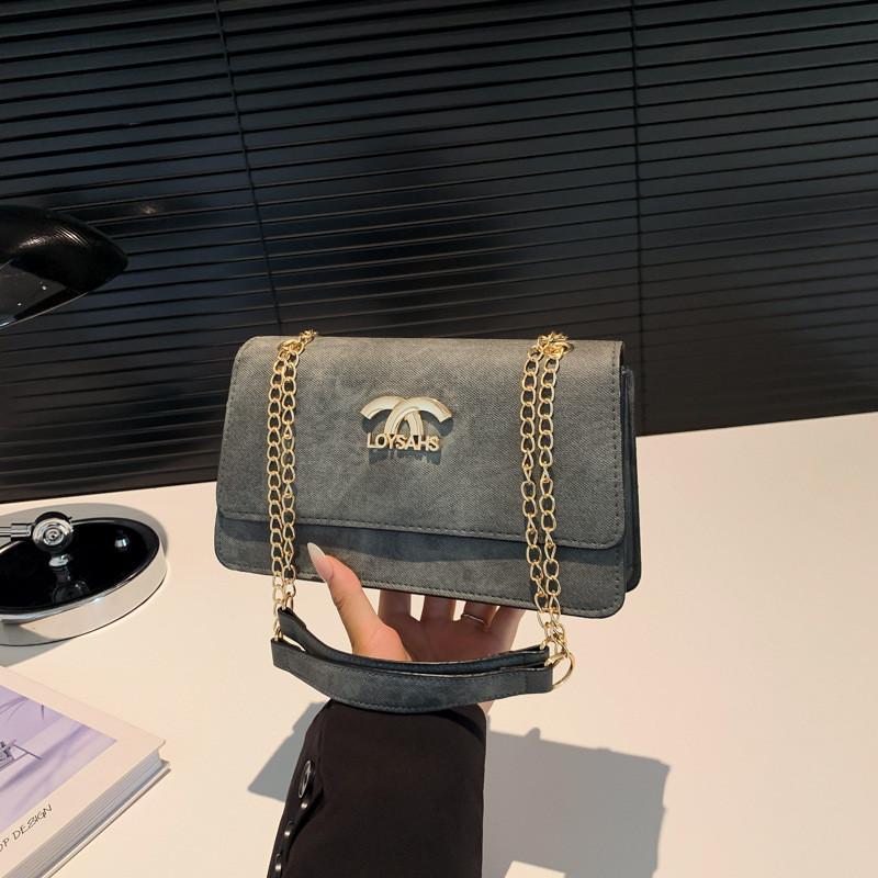 Стильная повседневная женская сумка на одно плечо Красиво оформленная маленькая квадратная сумка чёрный