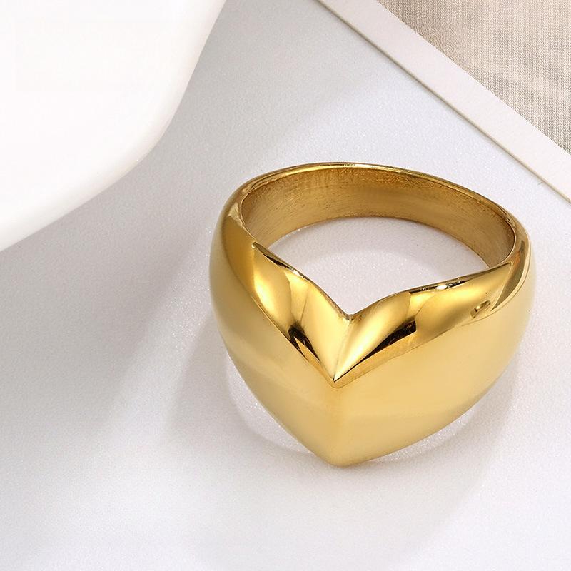 Titanium Steel Vacuum Plating Exaggerated Love Ring Geometric Glossy Crown Ring Women's High-end Light Luxury Jewelry