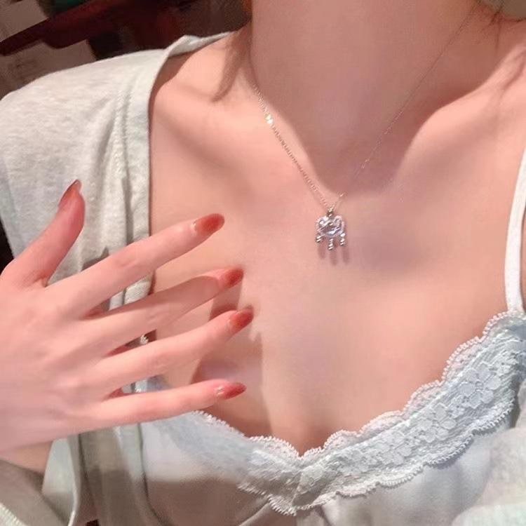 Niche Design High-end New Chinese Style Light Luxury Hollow Auspicious Cloud Ruyi Lock Clavicle Chain