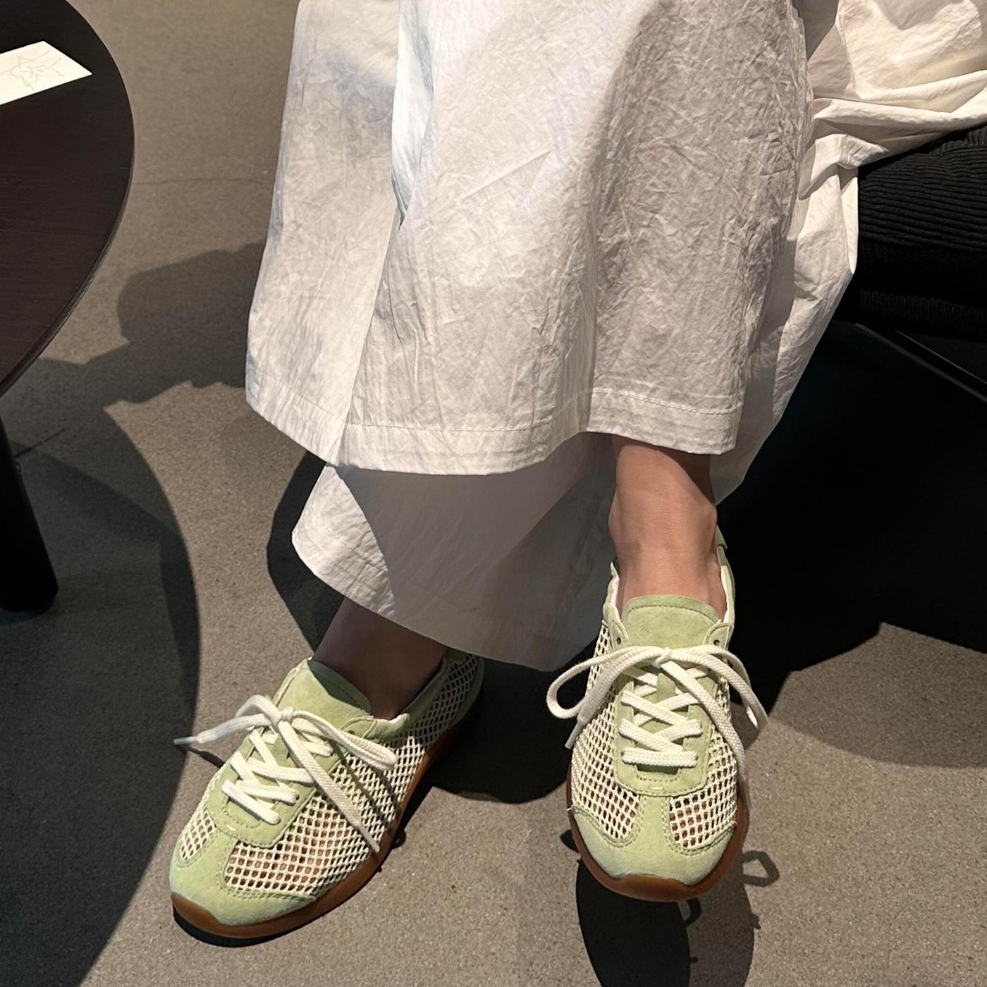 

Sheepskin version~ niche hollow mesh design German training shoes thick-soled versatile mesh shoes versatile comfortable casual white shoes 40 светло-зеленый