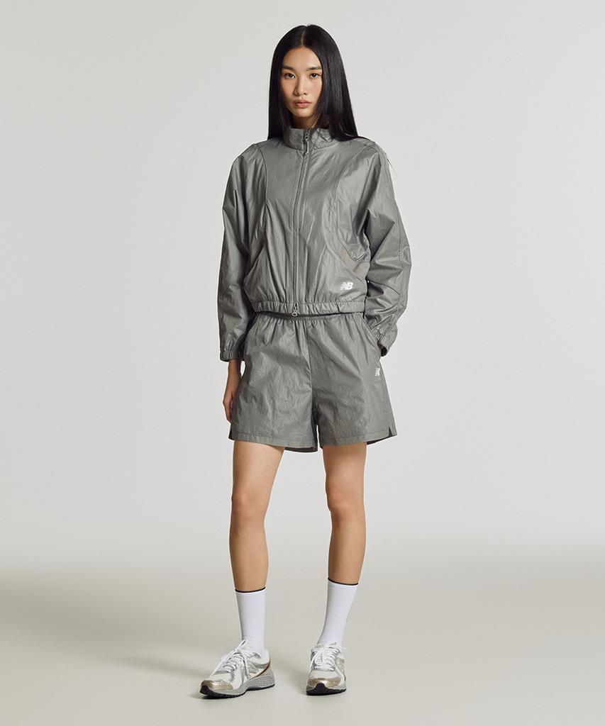 Nyuballanseu Nbnvg2W412 / Women Essential Lightweight Woven Quarter Shorts (Glossy Gray)