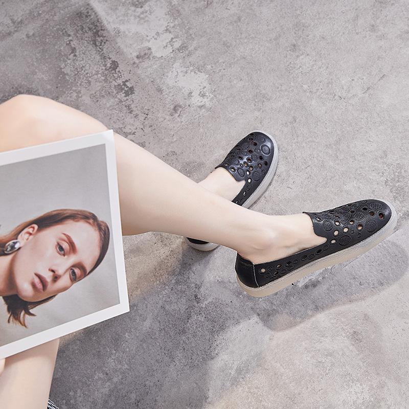 Leder hohle Sandalen Damen Sommer 2025 neue Damenschuhe Rindflechse weiche Sohle lässige flache Sohle vielseitige Damen Einzelschuhe